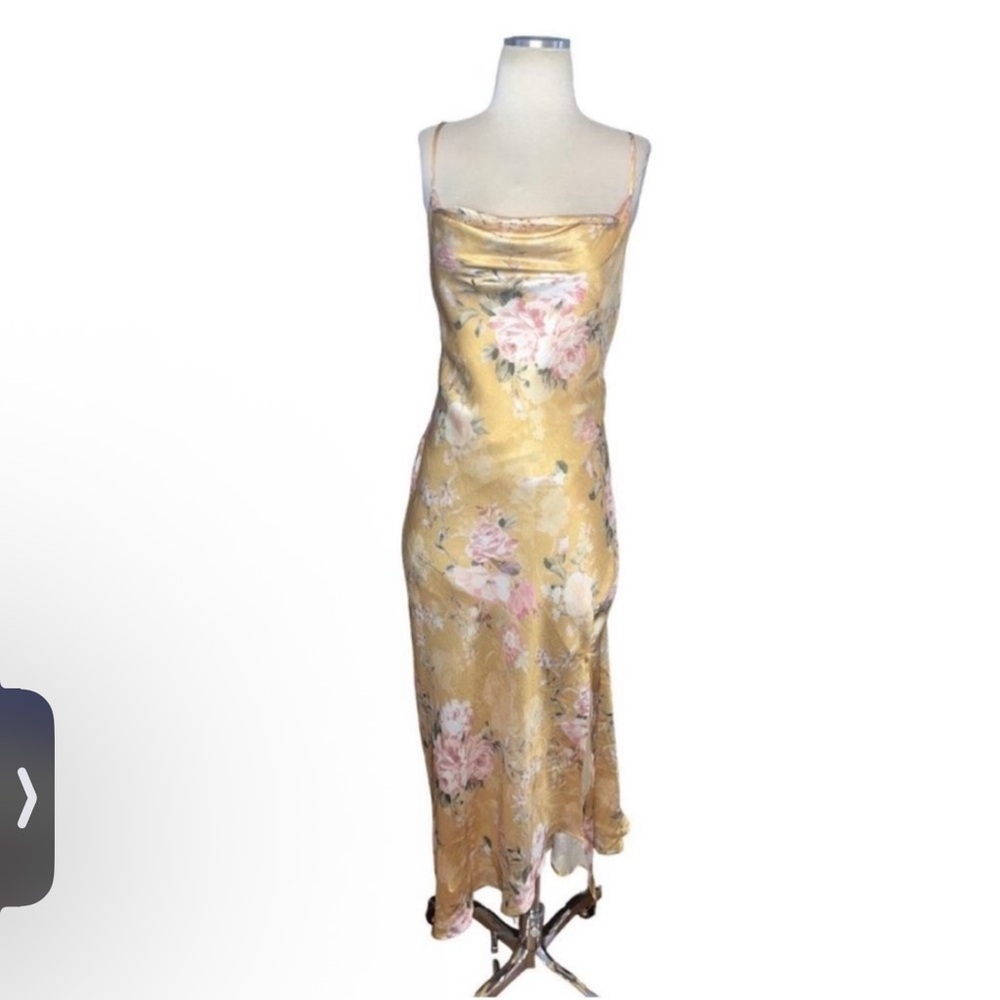 NWT ASTR the Label Gaia Dress in Mustard
Floral Large Satin Silk Formal Wedding - Picture 9 of 12